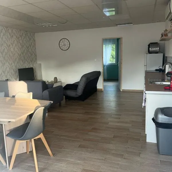 Le feuillu Bogny-sur-Meuse, hotel u gradu Braux