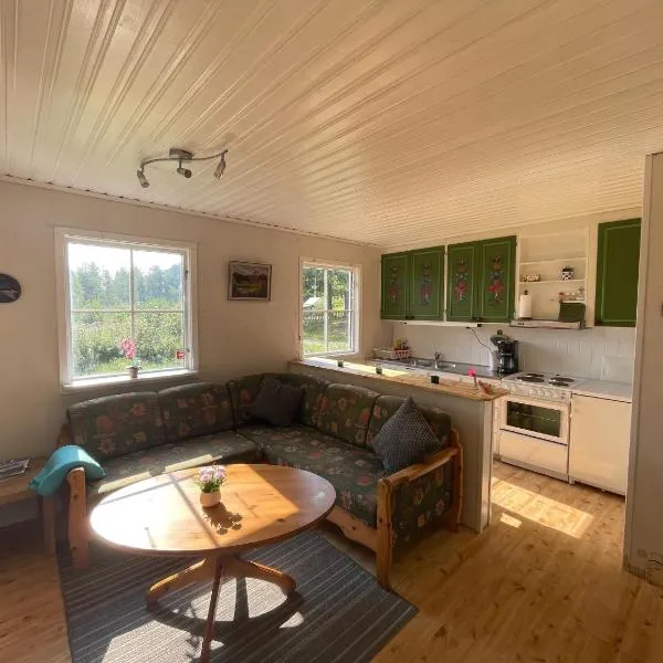 Häuschen ruhig gelegen, hotel in Lugnvik