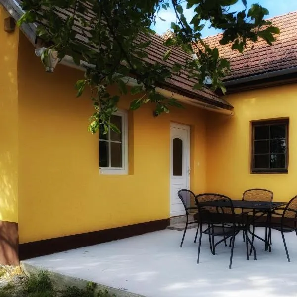 Gólyaház, Hotel in Réde