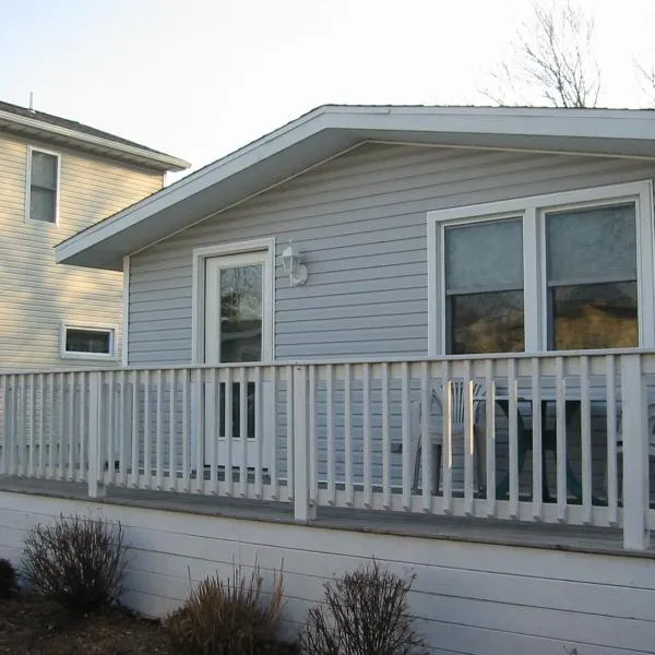 Pet Friendly Cottage walk to beach!, Hotel in Rehoboth Beach