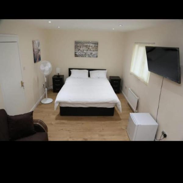Twin Budget Room, London