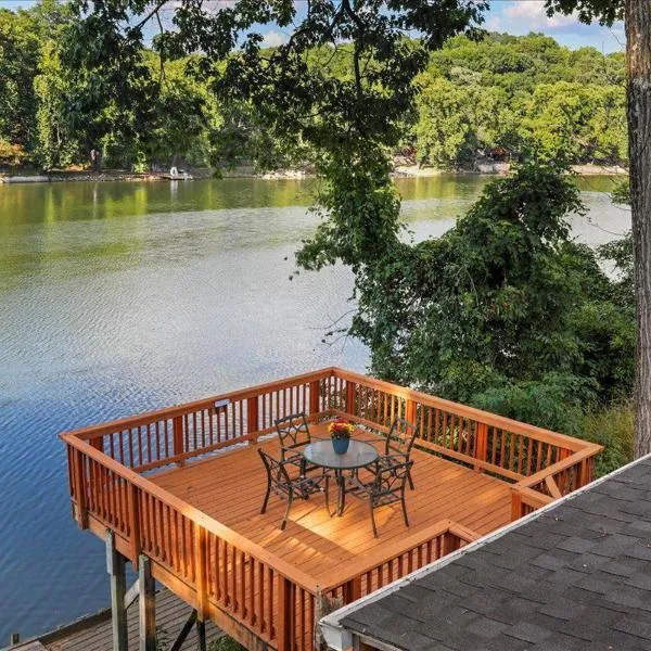 Rivers Edge - On the River, Breathtaking views!, hotel a Front Royal