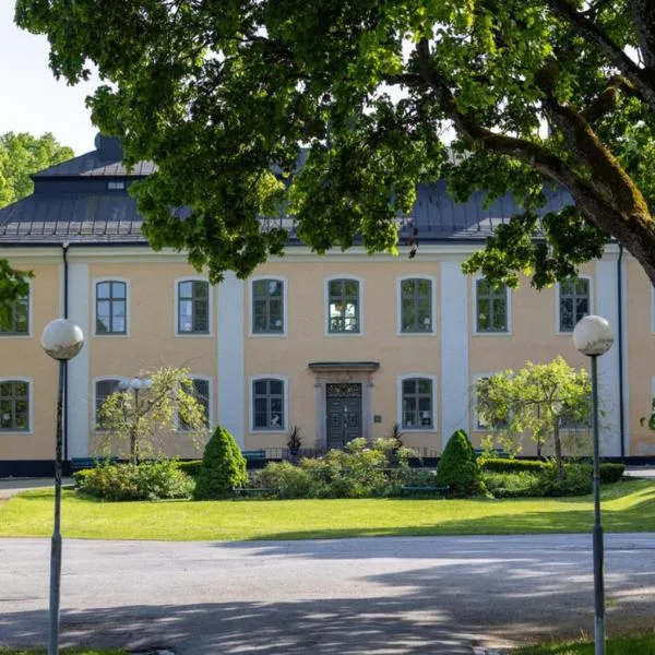 Åkeshofs Slott, hotel in Stockholm