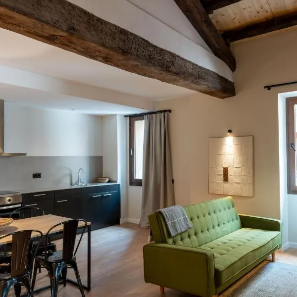 Apartaments Casa Maragall, готель у місті Сан-Джоан-де-лес-Абадесес