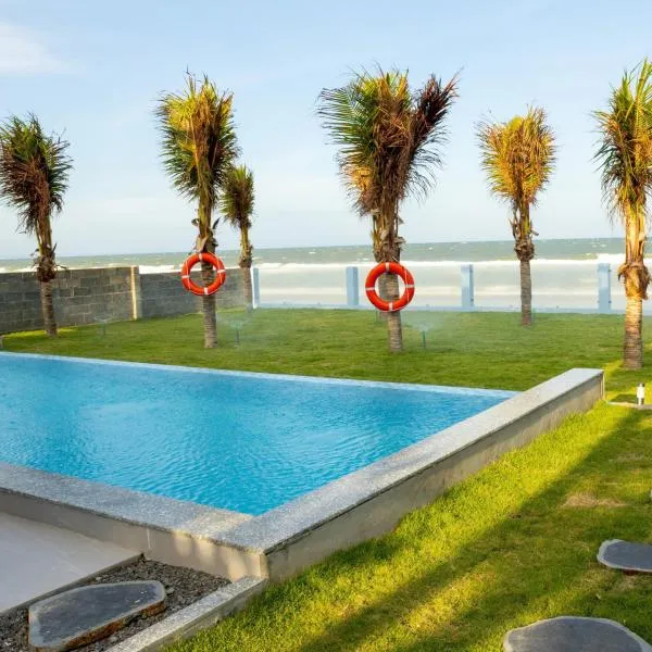 Phan Thiet Beachfront Garden Villa，位于潘切的酒店