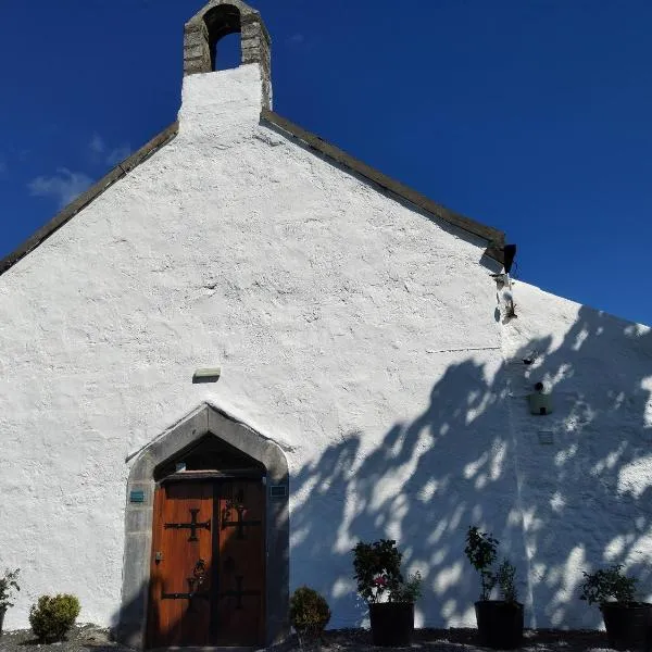 The Burren Art Gallery built in 1798, hotel in Tubber