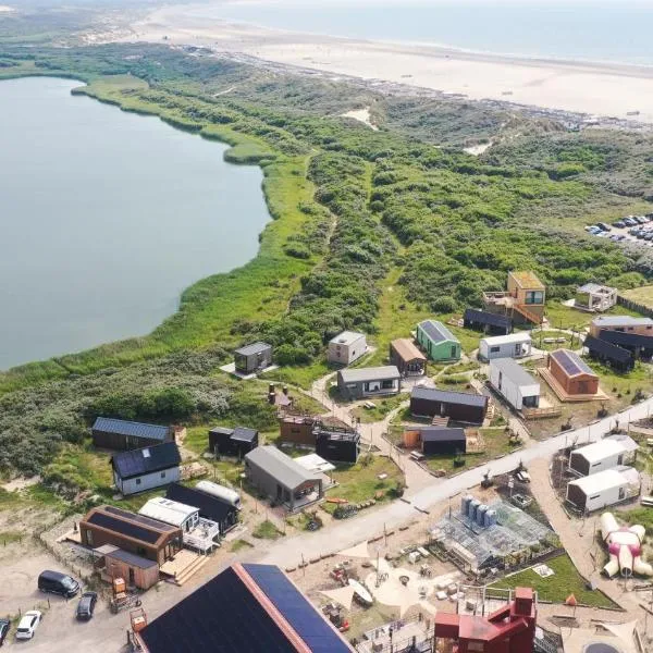 Basecamp Tiny House Eco-resort IJmuiden, hotel in IJmuiden