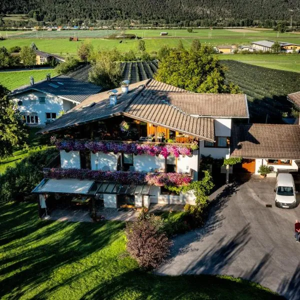 Ferienwohnung Simlhof, hotel in Inzing