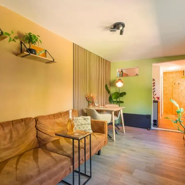 Tiny house - fietsverhuur, eigen keuken en badkamer, hotel in Nijmegen