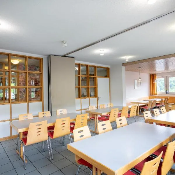 Jugendherberge Burg Rabeneck Pforzheim, hotel v destinaci Pforzheim