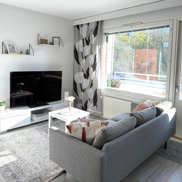 Kaunis keskustayksiö parvekkeella,wifi,free parking, ξενοδοχείο στη Λαπεενράντα