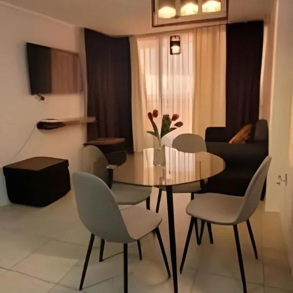 Característico departamento 2 habitaciones, capacidad 4 y 5 personas, excelente vista de la ciudad y mar, hotel in Antofagasta