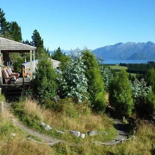 Freestone off-grid cabin, hotel in Manapouri