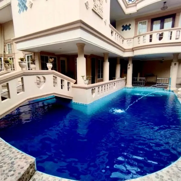 Vila Princess Sentul Privatepool 6 bedroom,5bathroom, Tenis meja, billiard, hotel in Gadok 1