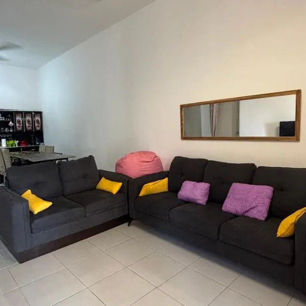 KM Homestay JC 6704, hotel v destinaci Merlimau