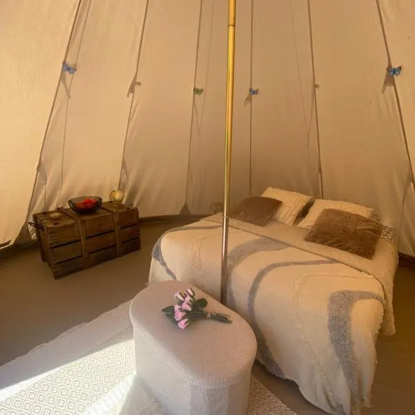 Les Pichies, Le Tipi d'Adri, Logement insolite, hotel in Saint-Léger-sur-Vouzance