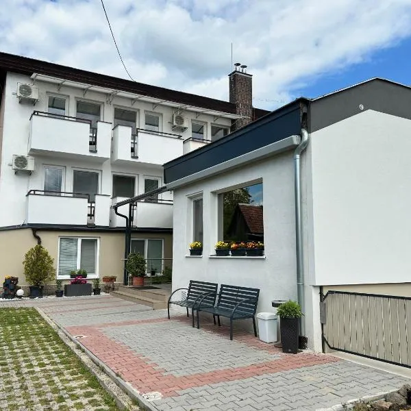 Penzión MADO I, ξενοδοχείο σε Bojnice