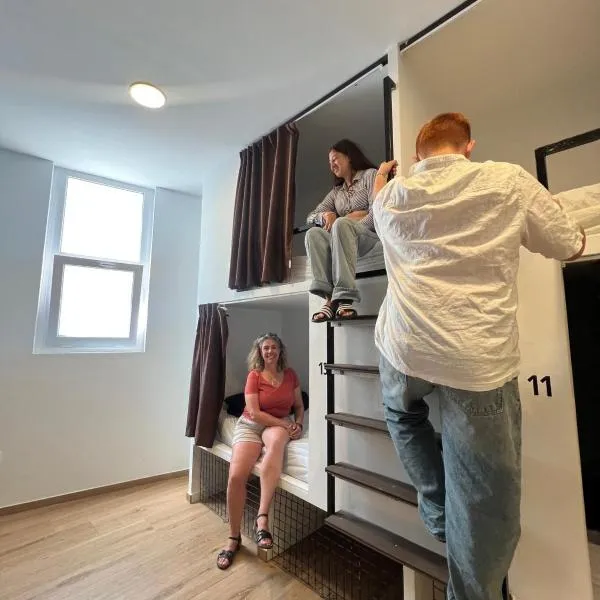 Beach & Arts Hostel Valencia、バレンシアのホテル