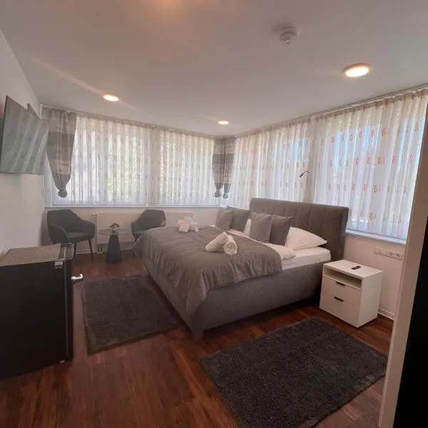 Hotel am Schlossplatz: Hechingen şehrinde bir otel