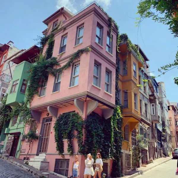 Golden Horn Views from The Saffron House in Old Istanbul, hôtel à Istanbul