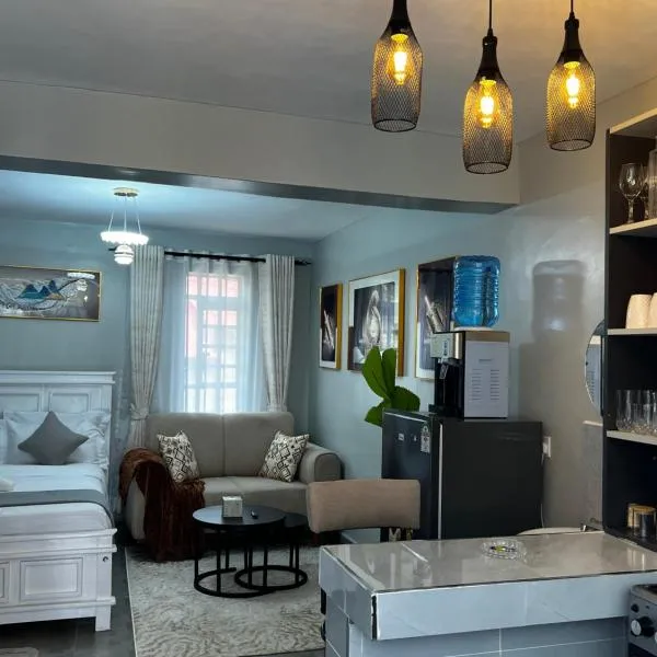 Favour cozy stay, hotel en Ruaka