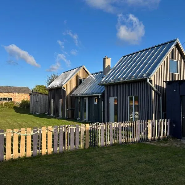 Svītrainās mājas, hotel din Pāvilosta