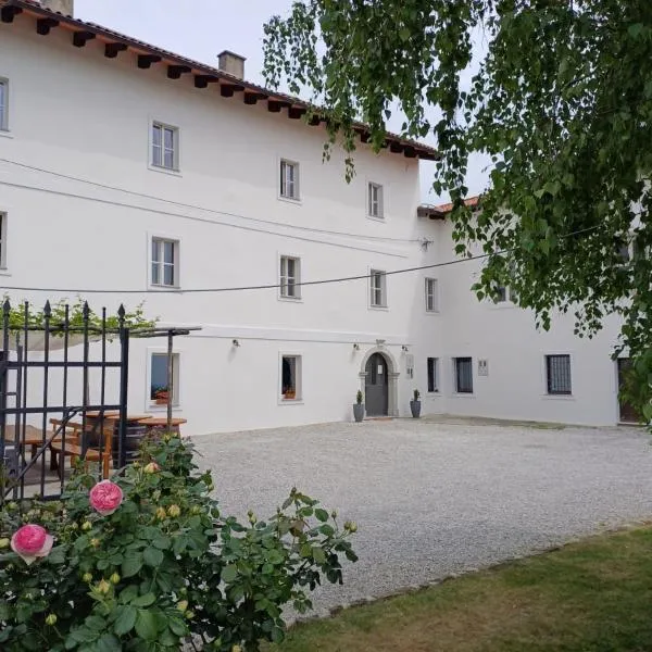 Grad Kojsko, hotel Kojskóban