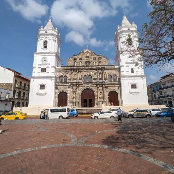 Modern Lofts in Plaza De La Independencia, hotel di Panama City