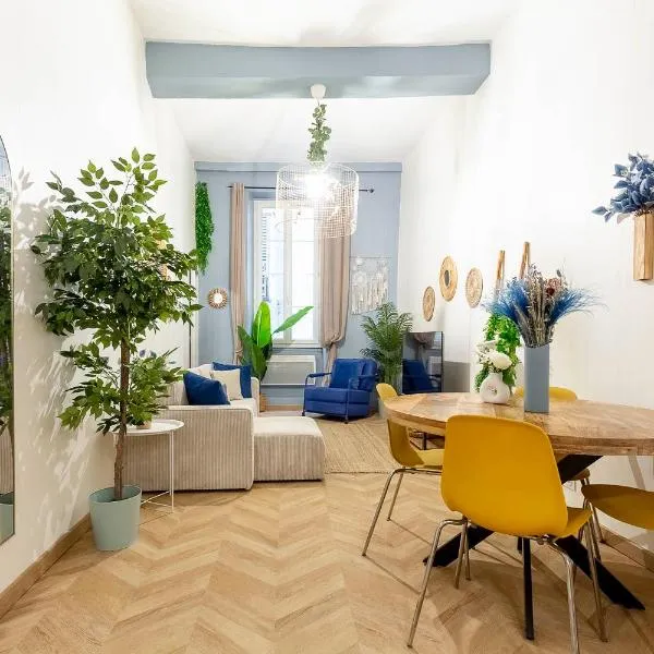 Boho Chic Apartment in Old Town, hotel din Nisa