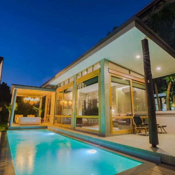 NANDAKWANG Boutique Pool Villa, private pool and jacuzzi, hotel v destinaci Chiang Mai