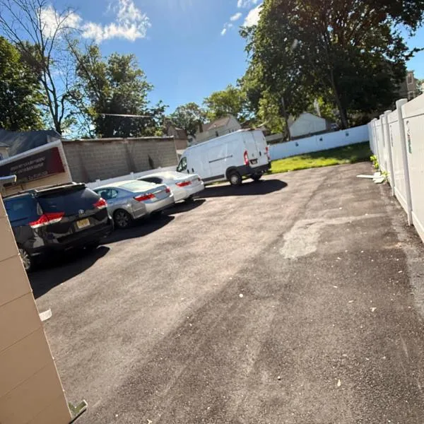 Excel homes, hotel in East Orange