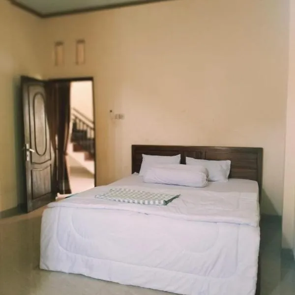 PENDIK Home Stay, hotel v destinaci Labuan Bajo