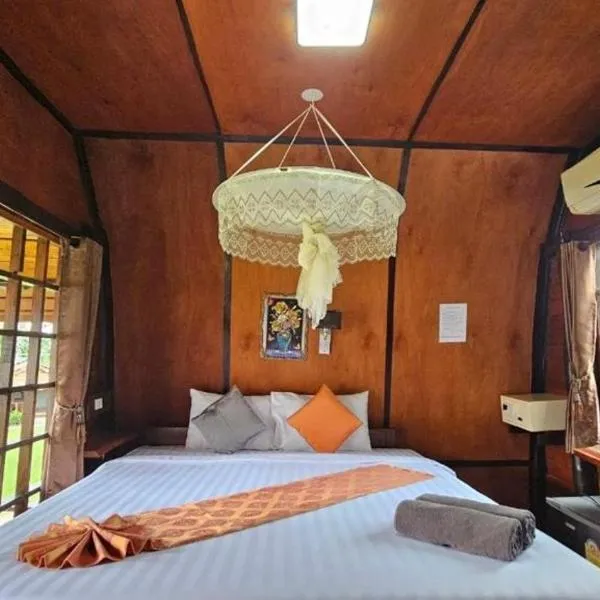 Eden Lanta Bungalow, hotel in Phra Ae beach