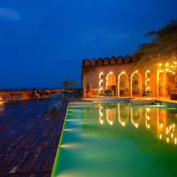 Neemrana's - Hill Fort - Kesroli, hotel a Alwar