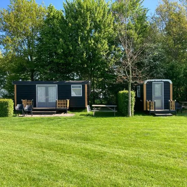 Pipowagens Schotererf, Hotel in Kuinre