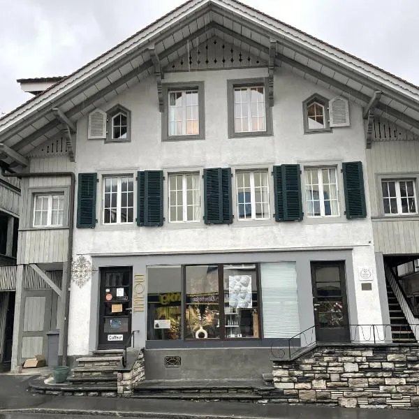 Haus der Schwalbe, hotell sihtkohas Oberhofen am Thunersee