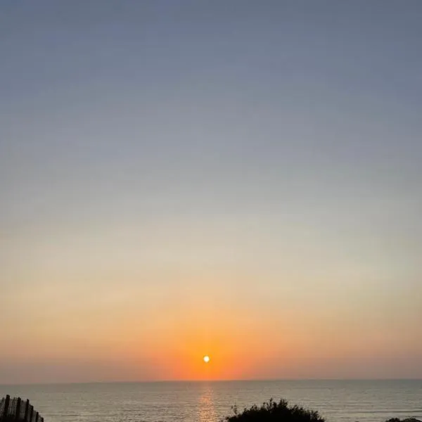 appartement confortable avec vue mer Entre Nature et océan à Sidi Rbat、Sidi Rbatのホテル