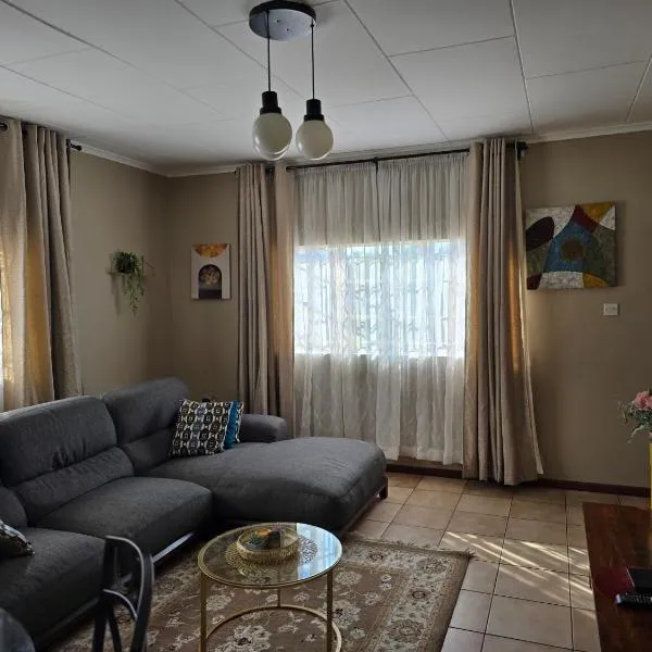 Serene 3 bedroom house in Olympia, Lusaka, hotell Lusakas