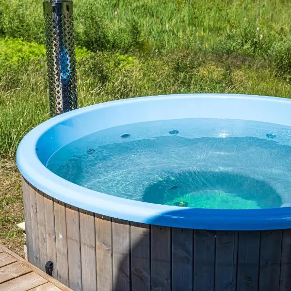 Namelis prie raisto, hotel a Medsėdžių