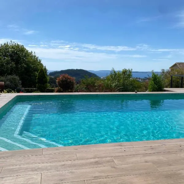 Chalet Sarema, hotel in Pontevedra