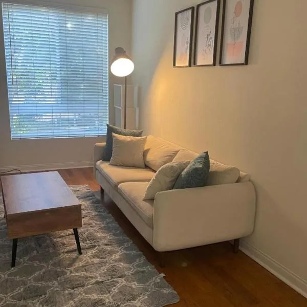 LALAs House- 1br with Free Parking, Pool and Sauna, hotel en Los Ángeles