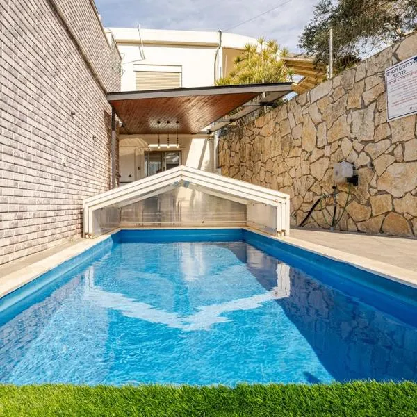 Villa for families with a private pool in Daliyat El Carmel, hôtel à Dāliyat el Karmil