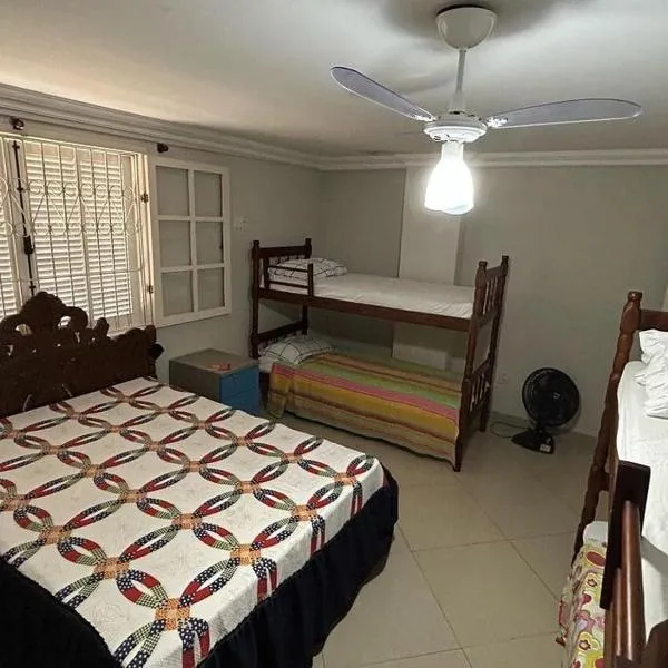 Casa Clorophila, quarto para até 7 hóspedes, ξενοδοχείο σε Vila Velha