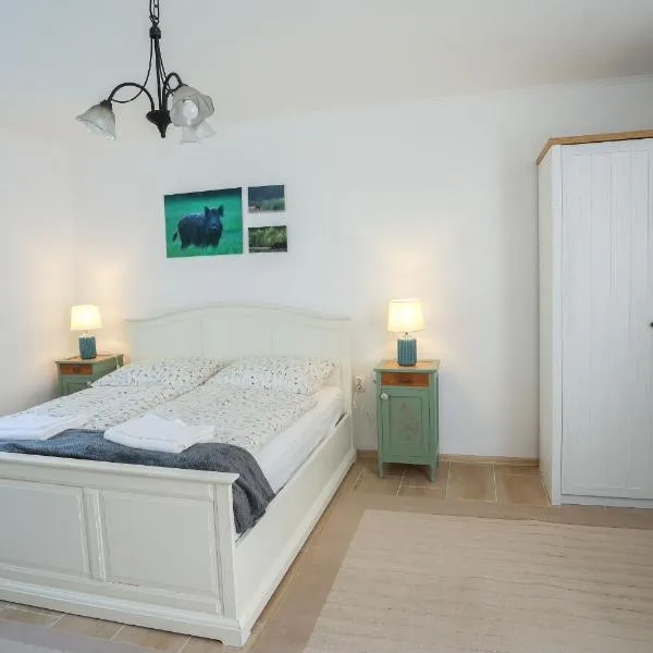 Fekete Gólya Fogadó Gemenc, ξενοδοχείο σε Szekszard