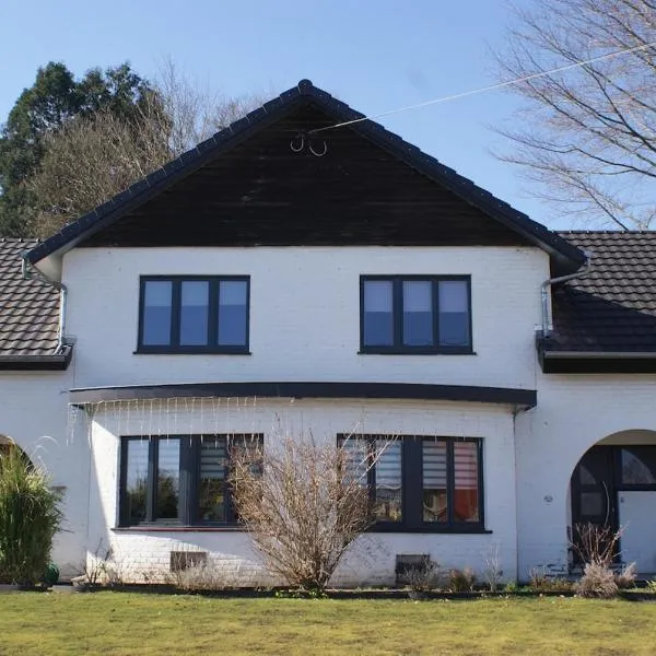 Bizette67, hotel in Herstal