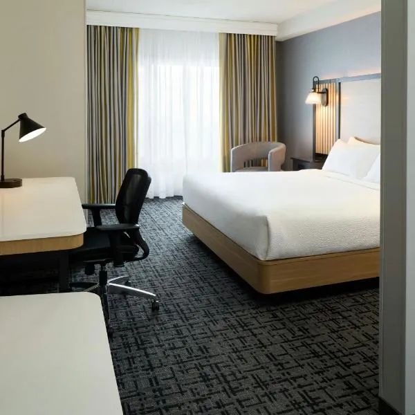 Fairfield Inn & Suites by Marriott Montreal Airport, hotel v destinaci Dorval