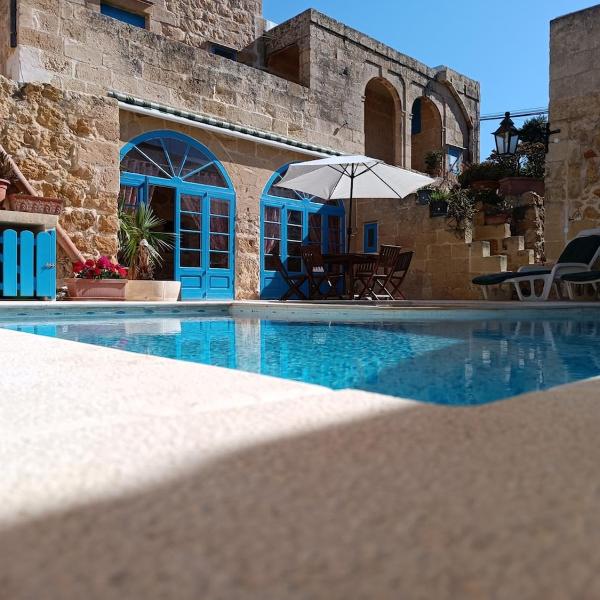 Traditional and charming 3 bedroom farmhouse with pool, Taʼ Abram