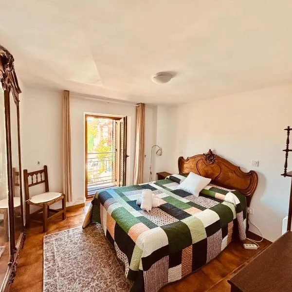 La Casa de la Plaza, hotel in Rascafría