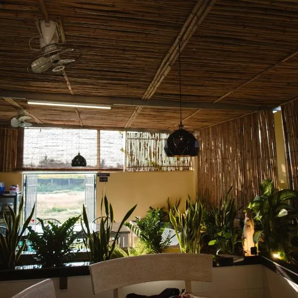 Nhà Yên Homestay, hotel v destinaci Kinh Dinh