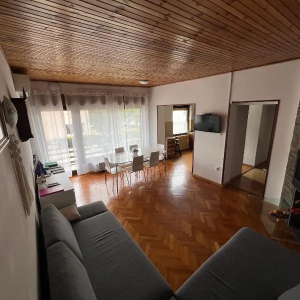 Apartma Magnolija, ξενοδοχείο στη Νόβα Γκόριτσα